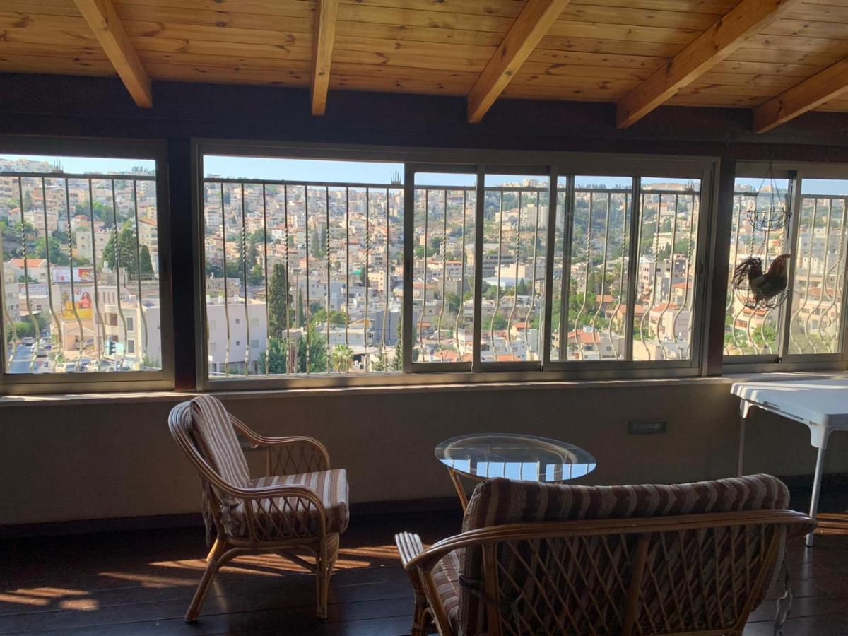 Cozy Wood Apartment With Great View To Назарет Екстериор снимка