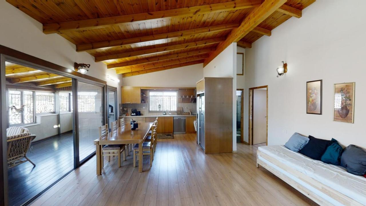 Cozy Wood Apartment With Great View To Назарет Екстериор снимка