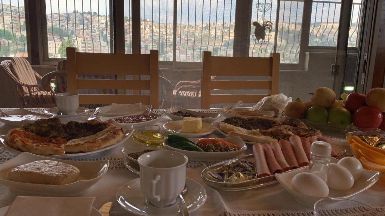 Cozy Wood Apartment With Great View To Назарет Екстериор снимка